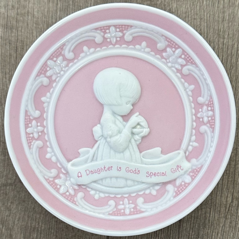 Vintage Precious Moments A Daughter is God’s Special Gift Mini Plate Art